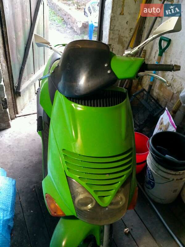 Скутер Aprilia Leonardo 250 2000 в Калиновке
