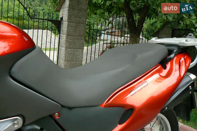 Мотоцикл Туризм Aprilia Pegaso 650 2001 в Гнівані