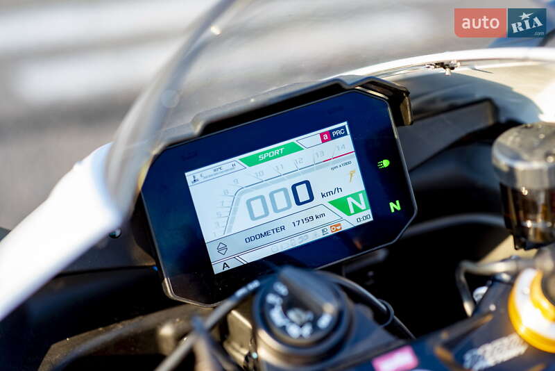 Спортбайк Aprilia RSV4 2023 в Днепре фото 8 Спортбайк Aprilia RSV4 2023 в Днепре