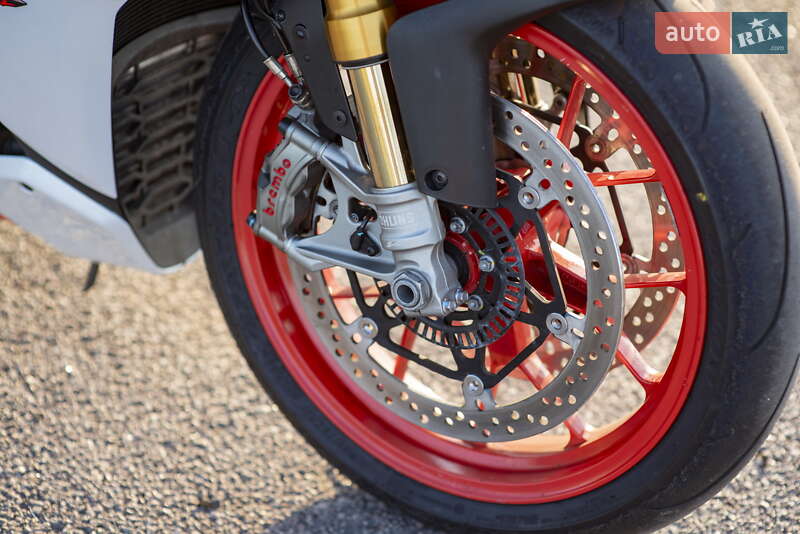 Спортбайк Aprilia RSV4 2023 в Днепре фото 14 Спортбайк Aprilia RSV4 2023 в Днепре