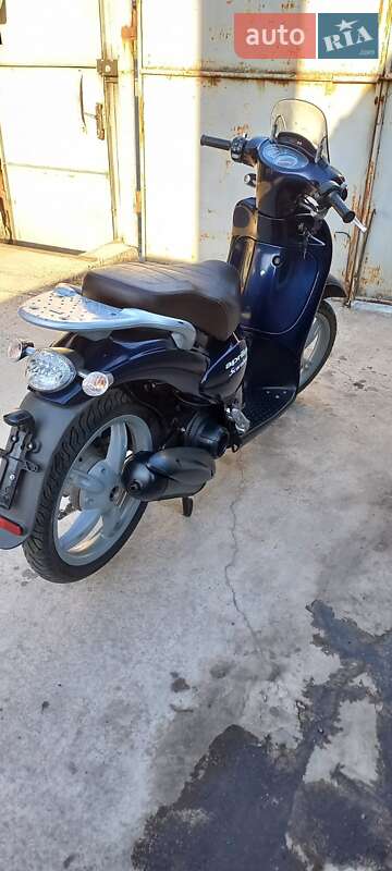 Мопеди Aprilia Scarabeo 2007 в Вільнянську