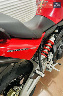 Мотоцикл Без обтікачів (Naked bike) Aprilia Shiver 2016 в 