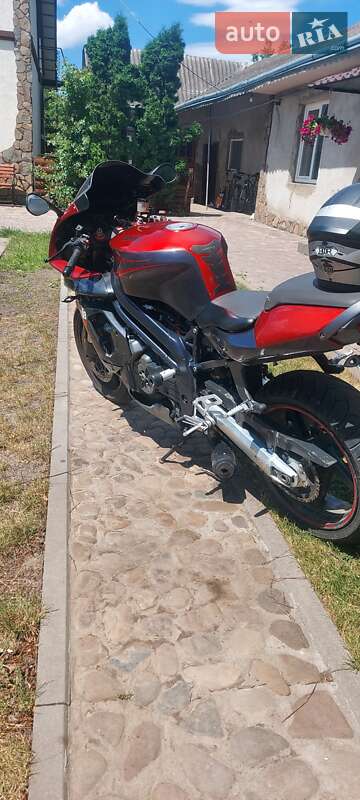 Спортбайк Aprilia SL 2004 в Кіцмані