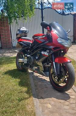 Спортбайк Aprilia SL 2004 в 