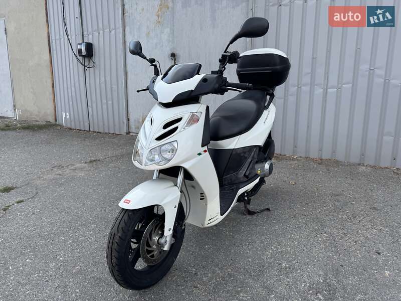 Макси-скутер Aprilia Sportcity 2013 в Днепре