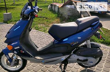 Мопеди Aprilia SR 2004 в Буську