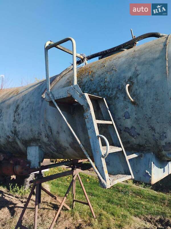 Цистерна напівпричіп АРУП 8 1986 в Овручі