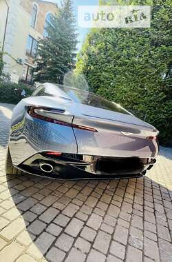 Купе Aston Martin DB11 2017 в Киеве