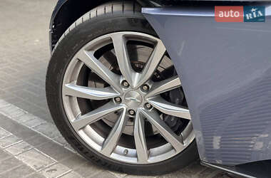 Купе Aston Martin DB11 2017 в 