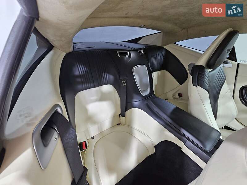 Купе Aston Martin DB11 2018 в Киеве