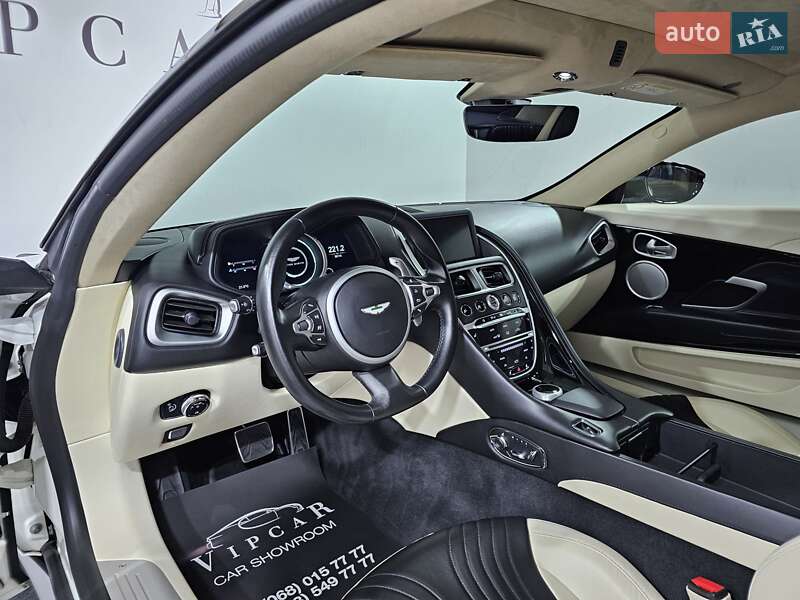 Купе Aston Martin DB11 2018 в Киеве
