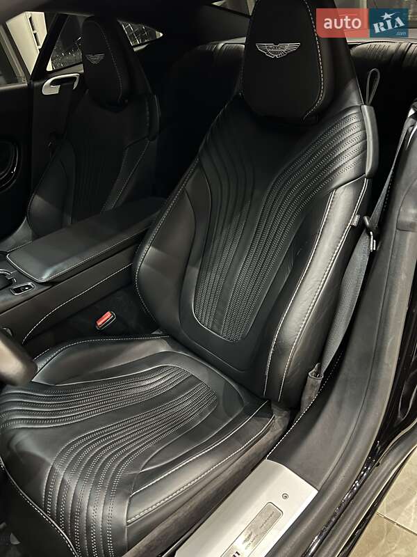 Купе Aston Martin DB11 2018 в Киеве