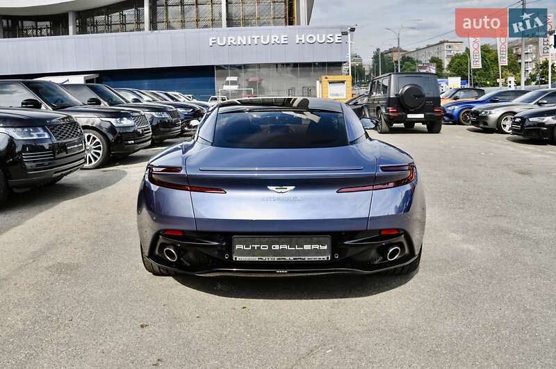 Купе Aston Martin DB11 2017 в Киеве