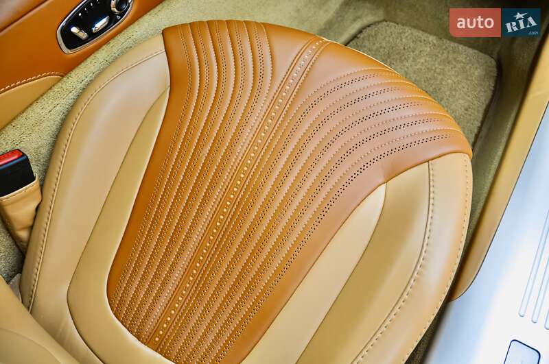 Купе Aston Martin DB11 2017 в Киеве