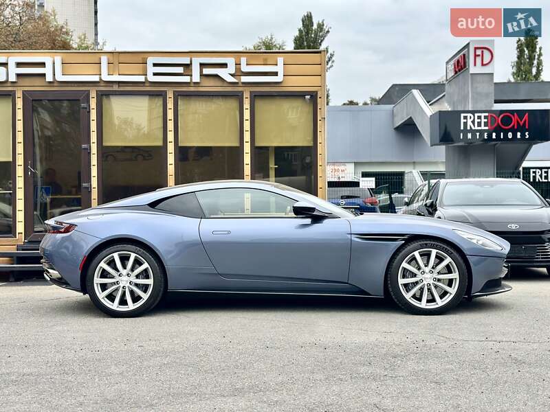 Купе Aston Martin DB11 2017 в Києві