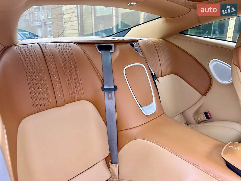Купе Aston Martin DB11 2017 в Києві