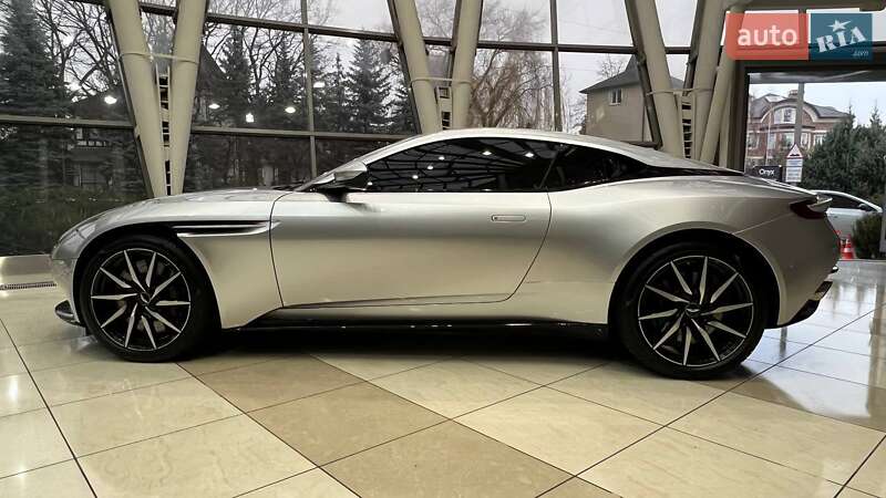 Купе Aston Martin DB11 2018 в Києві