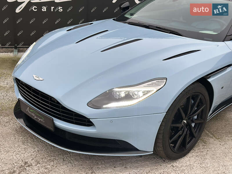 Купе Aston Martin DB11 2016 в Киеве