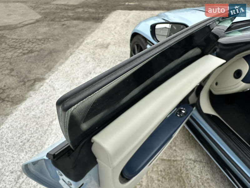 Купе Aston Martin DB11 2016 в Киеве