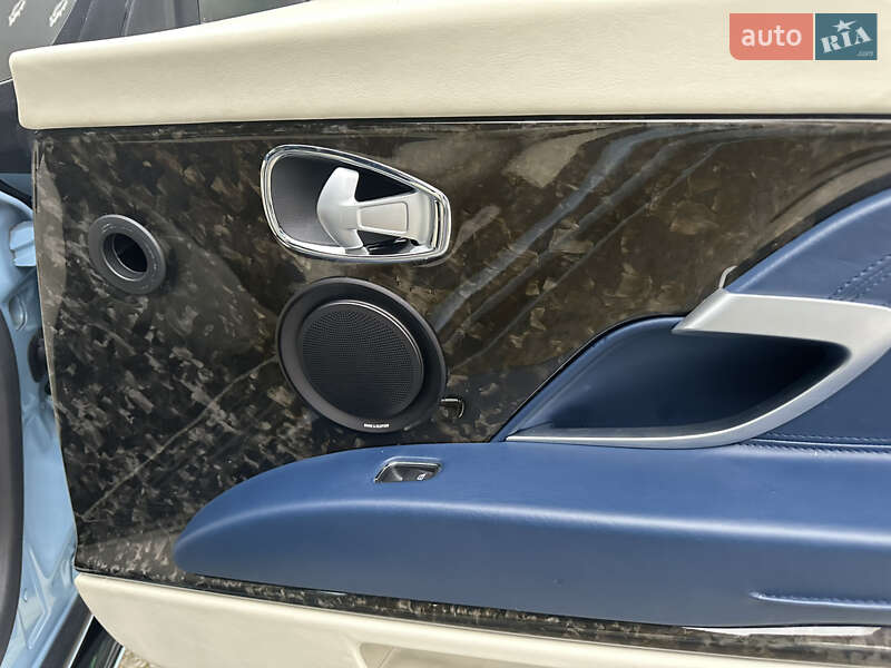 Купе Aston Martin DB11 2016 в Киеве