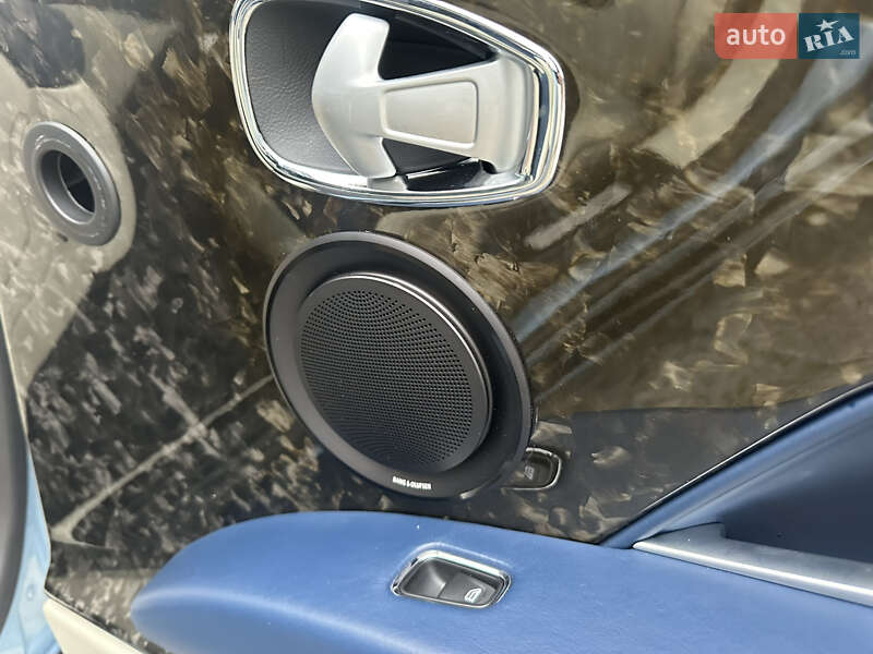 Купе Aston Martin DB11 2016 в Киеве