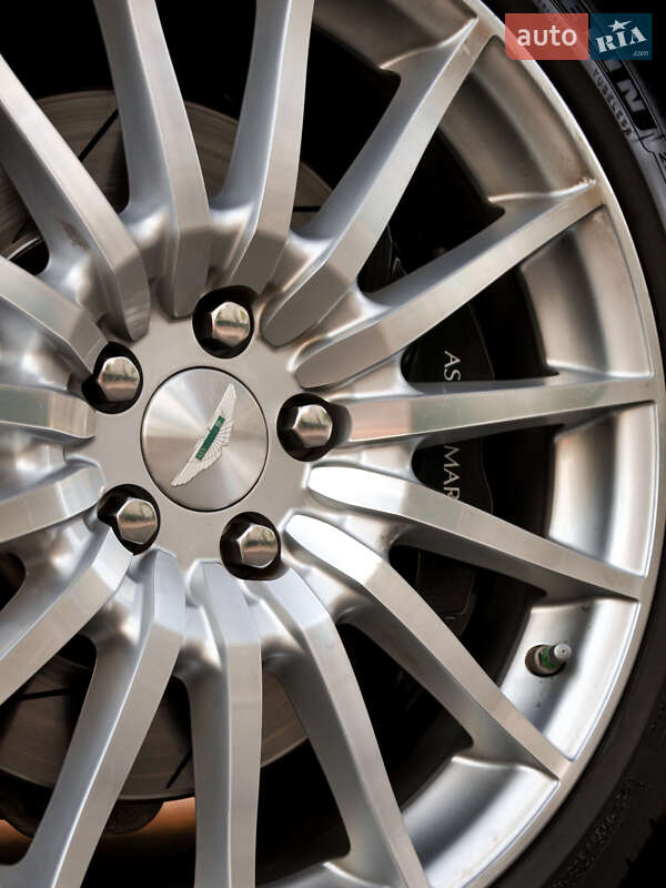 Купе Aston Martin DB9 2008 в Киеве