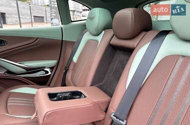 Внедорожник / Кроссовер Aston Martin DBX 707 2024 в 