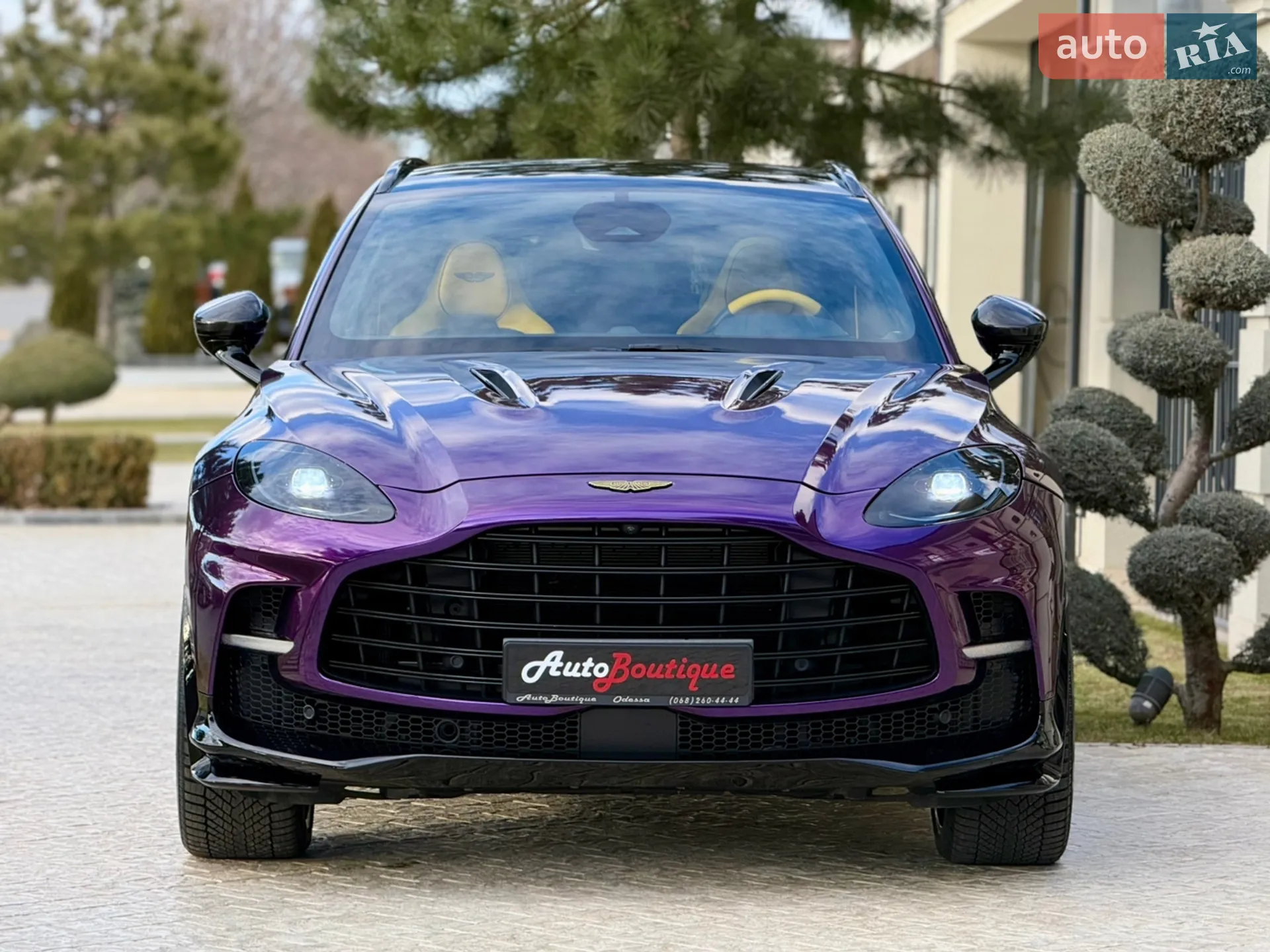 2024 Aston Martin DBX - мініатюра 3
