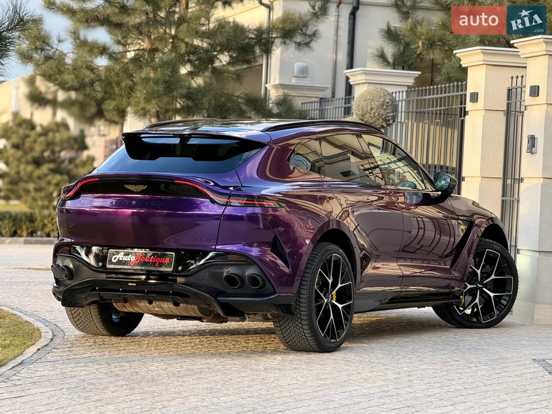 2024 Aston Martin DBX - мініатюра 22