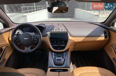 Внедорожник / Кроссовер Aston Martin DBX 2021 в 
