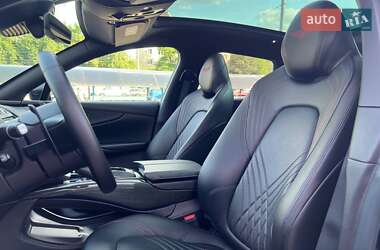 Внедорожник / Кроссовер Aston Martin DBX 2021 в 