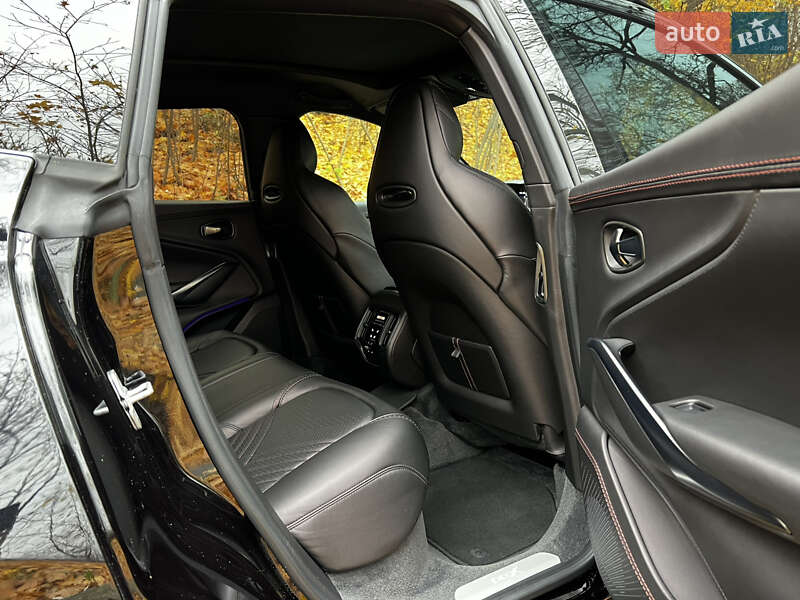 Внедорожник / Кроссовер Aston Martin DBX 2021 в Киеве