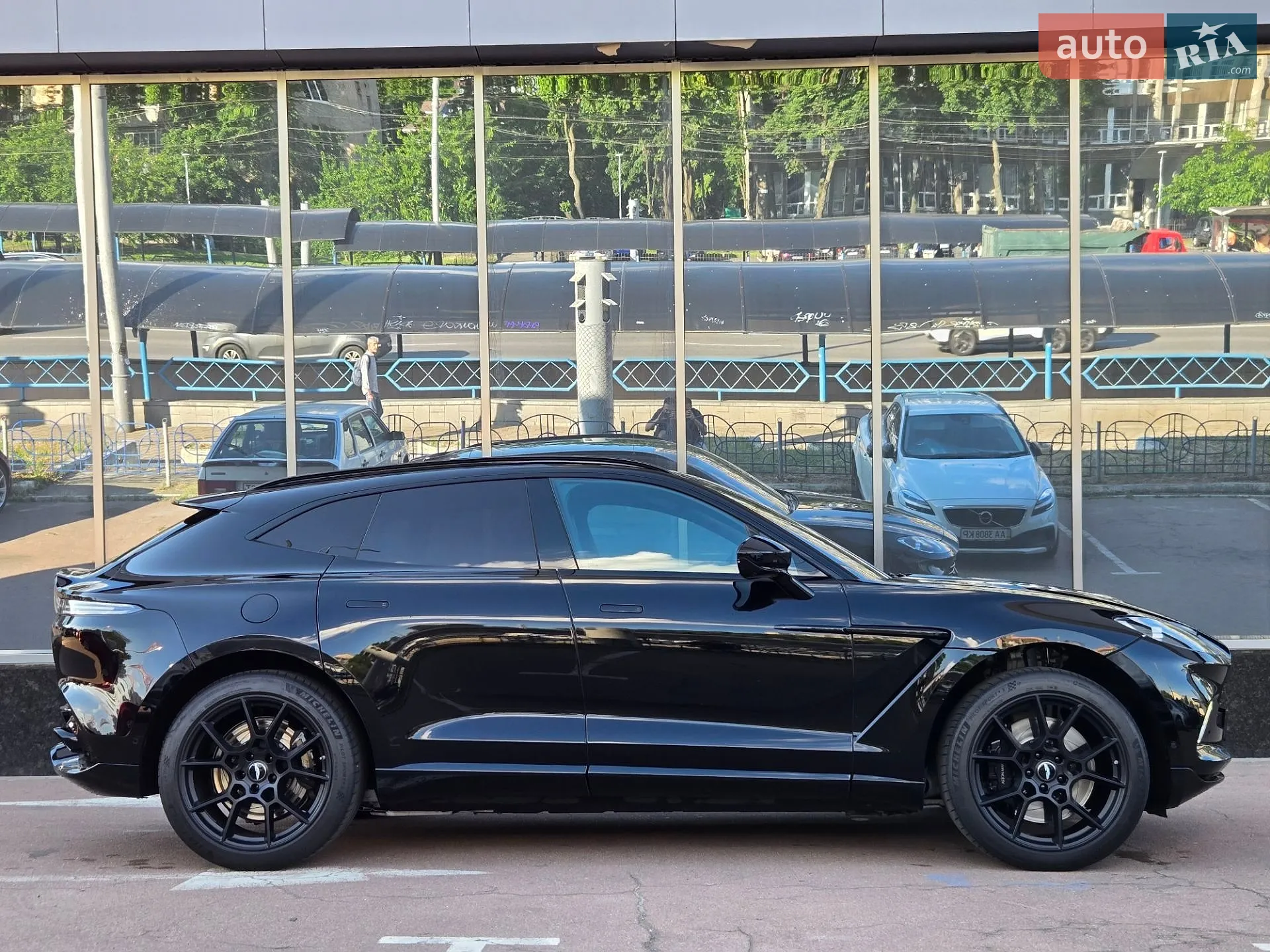 2021 Aston Martin DBX - мініатюра 7
