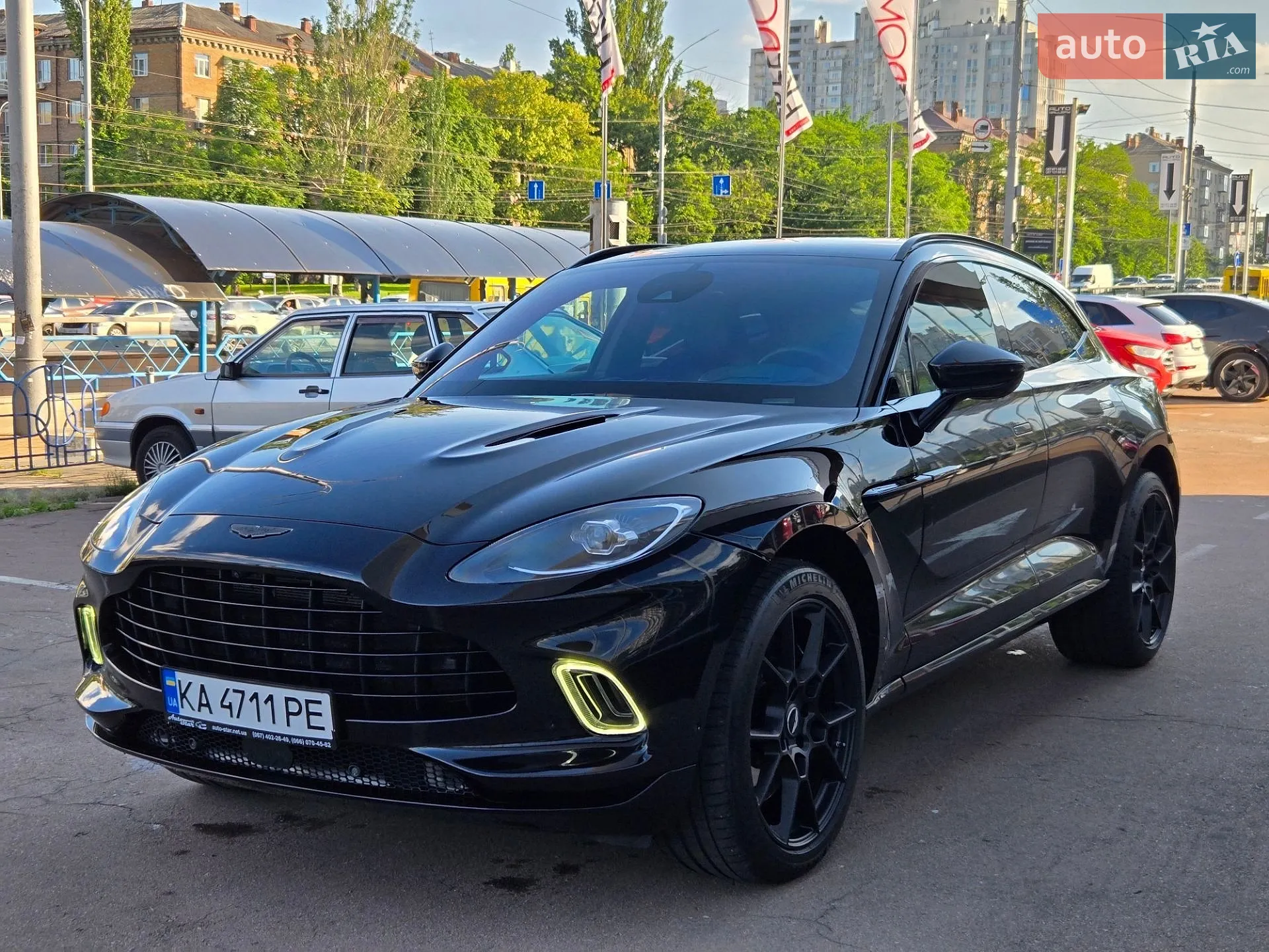 2021 Aston Martin DBX - мініатюра 2