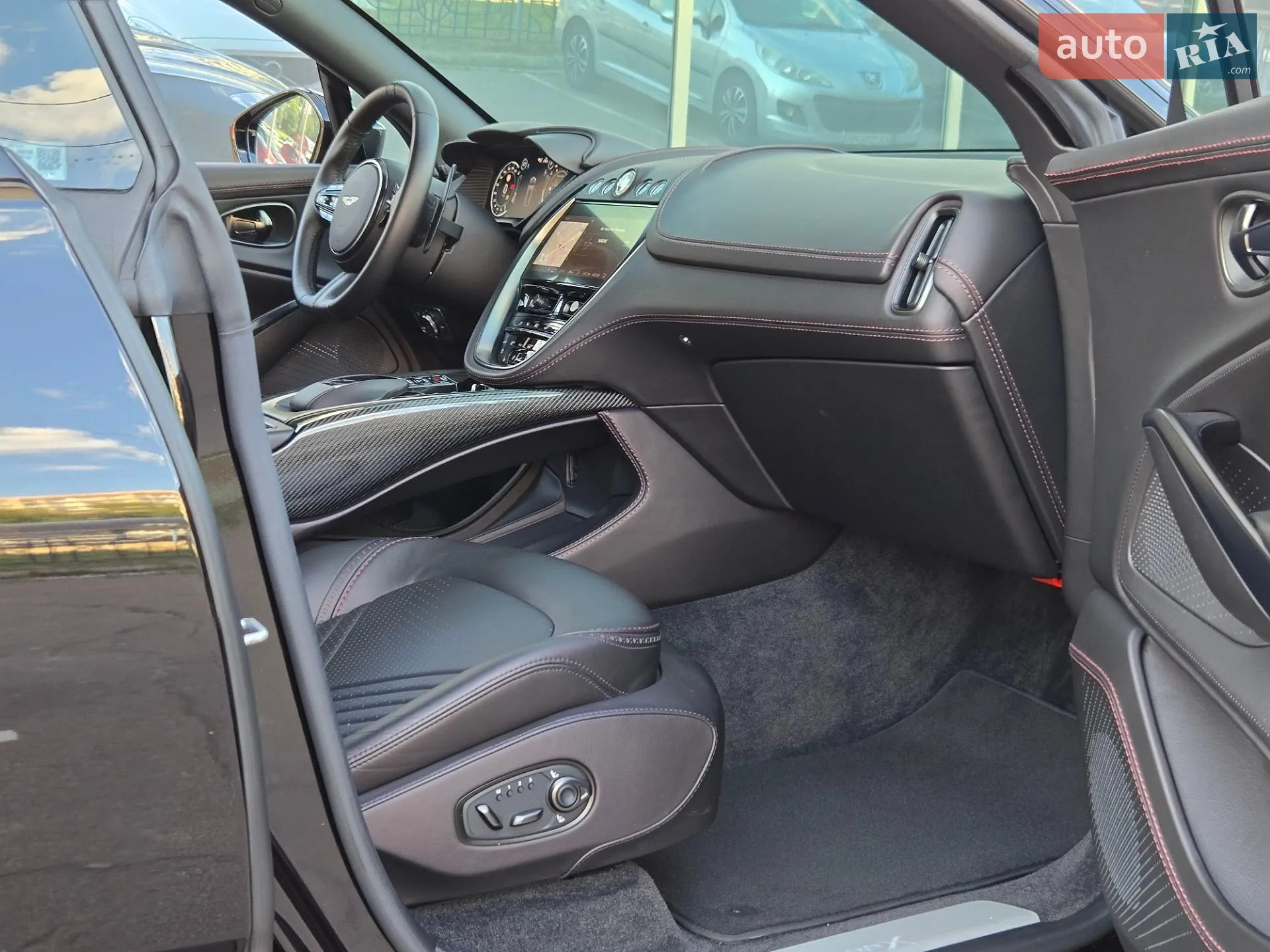 2021 Aston Martin DBX - мініатюра 25