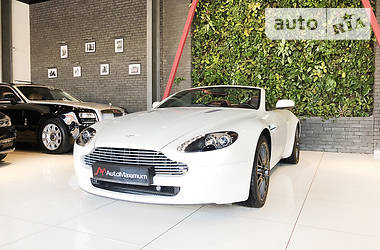 Кабриолет Aston Martin V8 Vantage 2009 в 