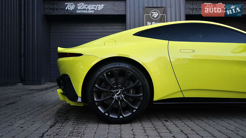 Купе Aston Martin Vantage 2018 в Львові