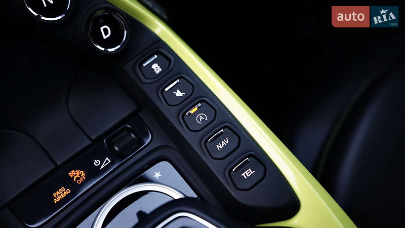 Купе Aston Martin Vantage 2018 в Львові