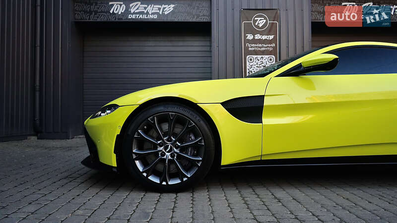 Купе Aston Martin Vantage 2018 в Львові