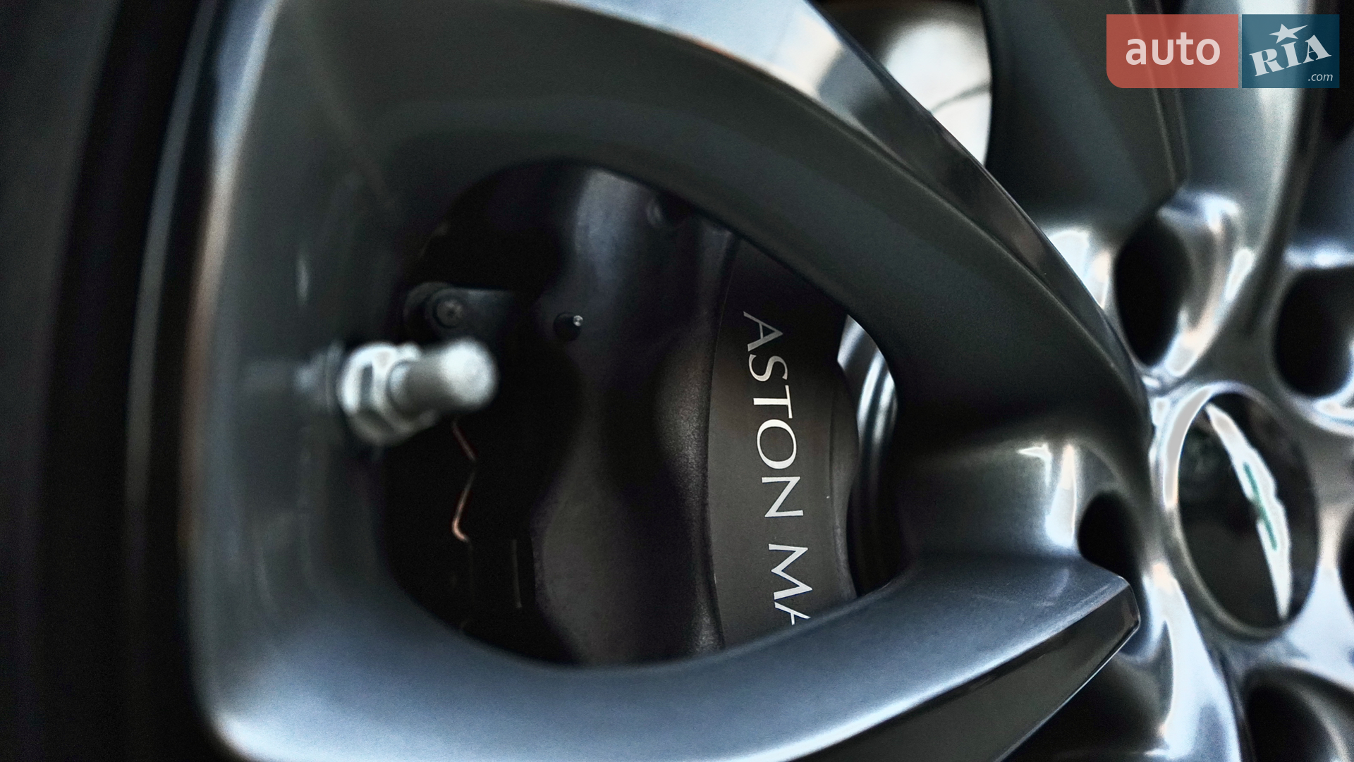 2018 Aston Martin V8 Vantage - мініатюра 32