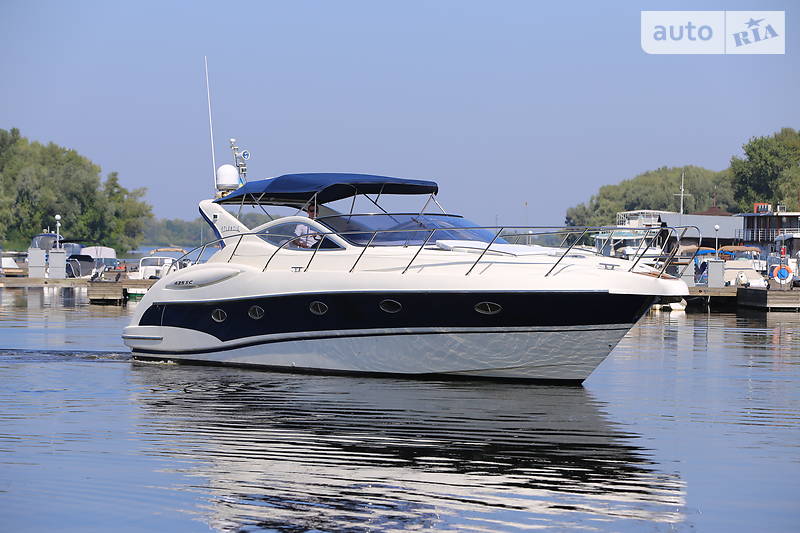 Моторная яхта Atlantis 425 2008 в Киеве фото 3 Моторная яхта Atlantis 425 2008 в Киеве