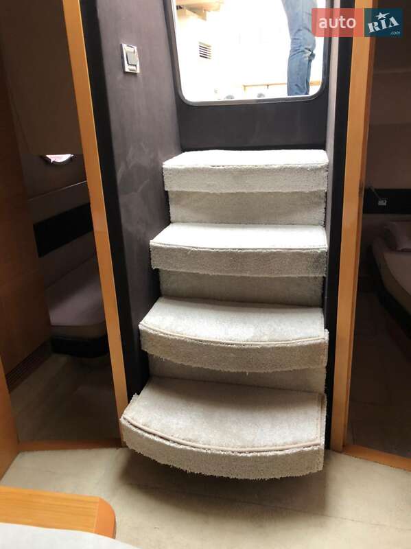 Моторная яхта Atlantis 50 2008 в Киеве