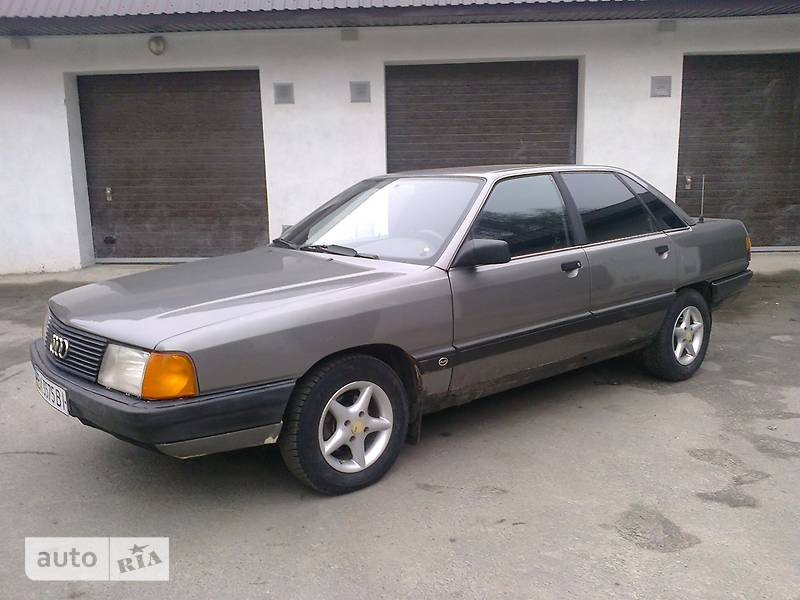 Седан Audi 100 1988 в Хмельницком