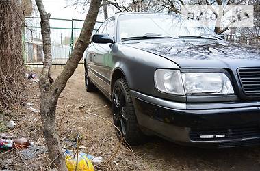 Седан Audi 100 1991 в Луганске