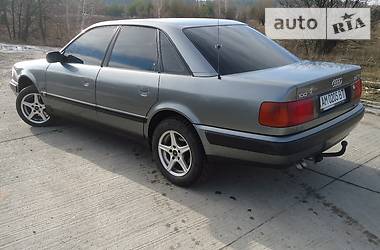 Седан Audi 100 1993 в Коростене