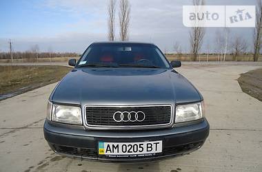 Седан Audi 100 1993 в Коростене