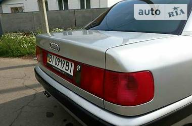 Седан Audi 100 1993 в Лохвице