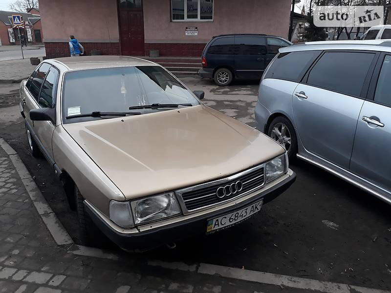 Седан Audi 100 1986 в Владимир-Волынском