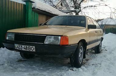 Седан Audi 100 1983 в Глухове