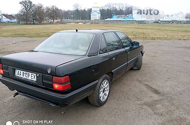 Седан Audi 100 1988 в Гоще